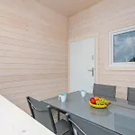 Ferienhaus Awesome Home In Bobolin *